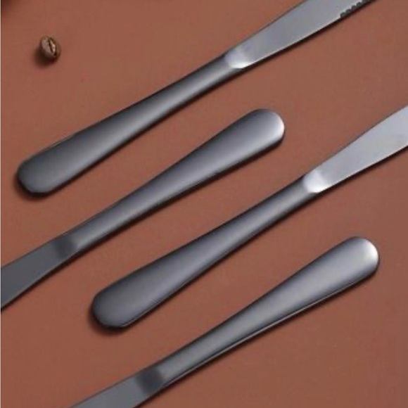 Sleek Black Steak Knives Set - Picture 5 of 8